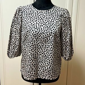 H&M Puff Sleeve Top. Size small